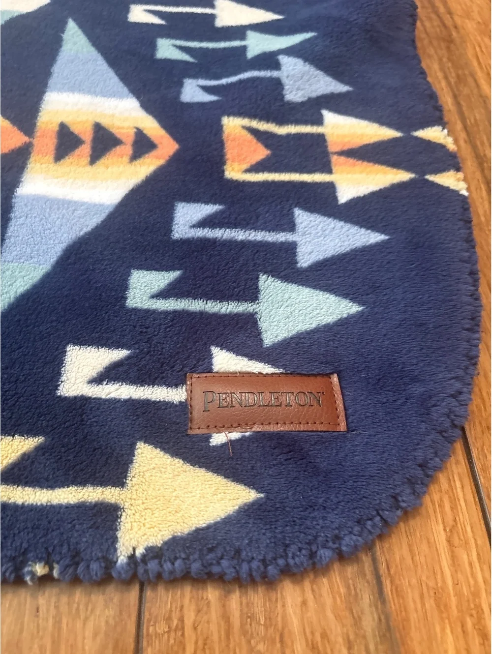Pendleton Geometric Patterned Fleece Throw Blanket 48x70 Southwest Aztec - Picture 2 of 5